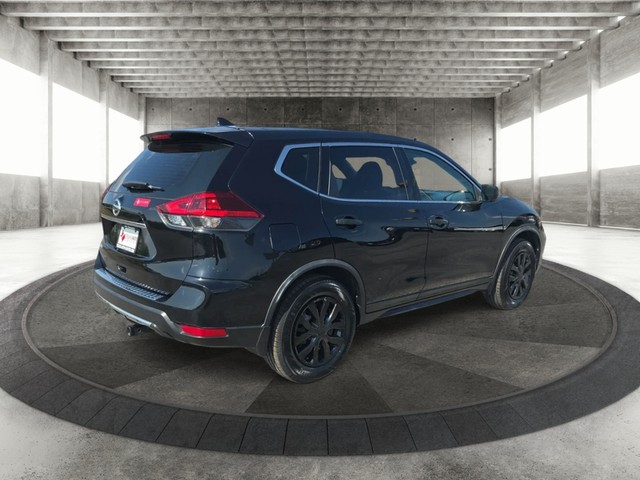 Nissan Rogue Vehicle Full-screen Gallery Image 07