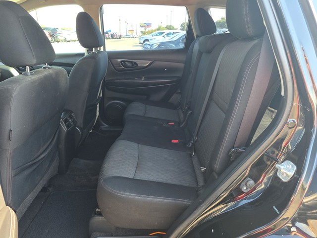Nissan Rogue Vehicle Full-screen Gallery Image 10