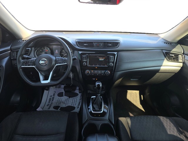Nissan Rogue Vehicle Full-screen Gallery Image 16