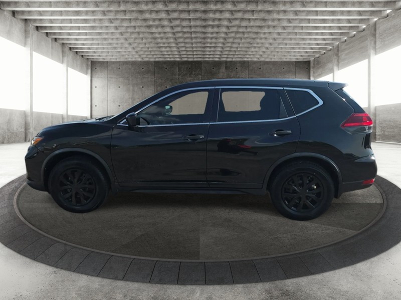 Nissan Rogue Vehicle Full-screen Gallery Image 5