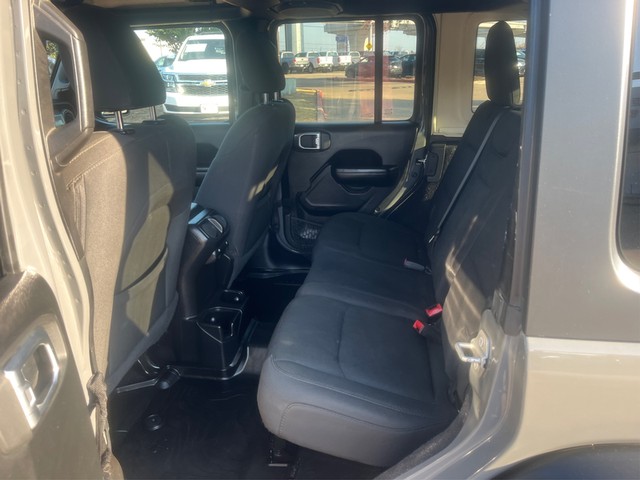 Jeep Wrangler Unlimited Vehicle Full-screen Gallery Image 10