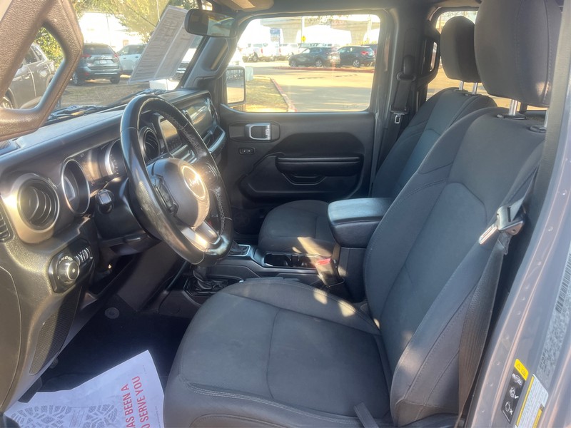 Jeep Wrangler Unlimited Vehicle Full-screen Gallery Image 9