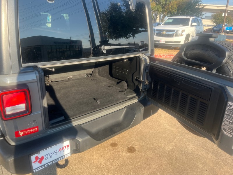 Jeep Wrangler Unlimited Vehicle Full-screen Gallery Image 11