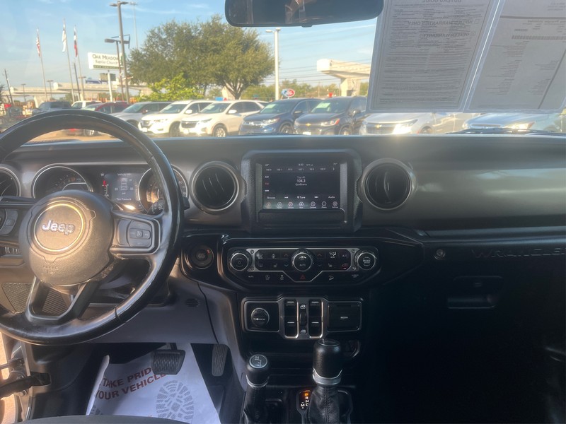 Jeep Wrangler Unlimited Vehicle Full-screen Gallery Image 12
