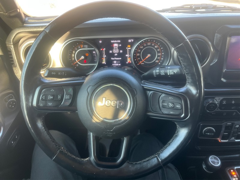 Jeep Wrangler Unlimited Vehicle Full-screen Gallery Image 14