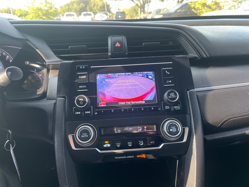 Honda Civic Vehicle Full-screen Gallery Image 18