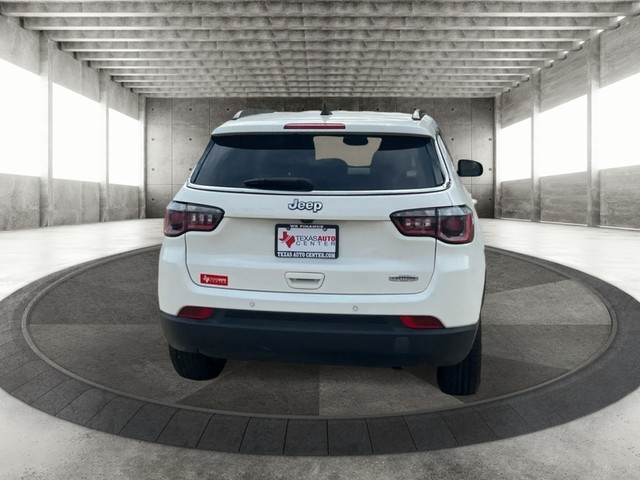 Jeep Compass Vehicle Full-screen Gallery Image 06