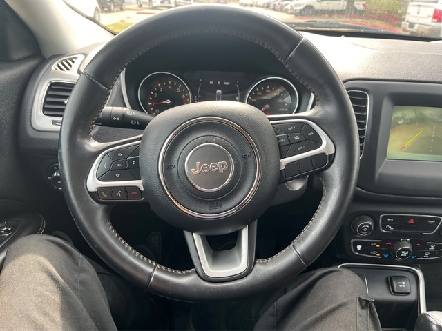 Jeep Compass Vehicle Full-screen Gallery Image 14