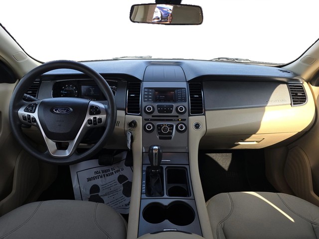Ford Taurus Vehicle Full-screen Gallery Image 15