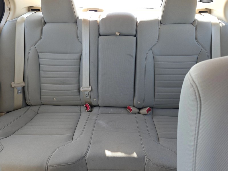 Ford Taurus Vehicle Full-screen Gallery Image 12
