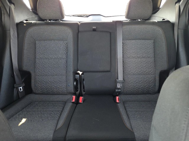 Chevrolet Equinox Vehicle Full-screen Gallery Image 13