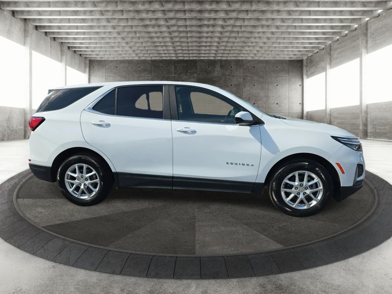 Chevrolet Equinox Vehicle Full-screen Gallery Image 4
