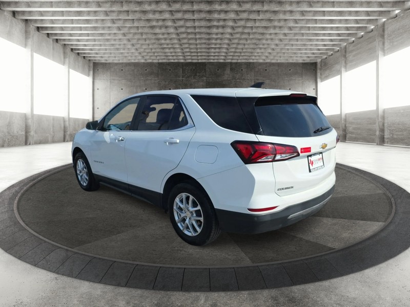 Chevrolet Equinox Vehicle Full-screen Gallery Image 8