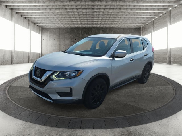 Nissan Rogue Vehicle Full-screen Gallery Image 02