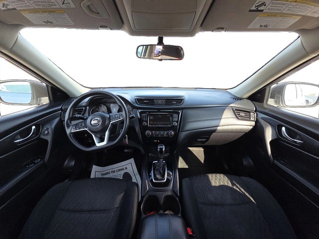Nissan Rogue Vehicle Full-screen Gallery Image 15