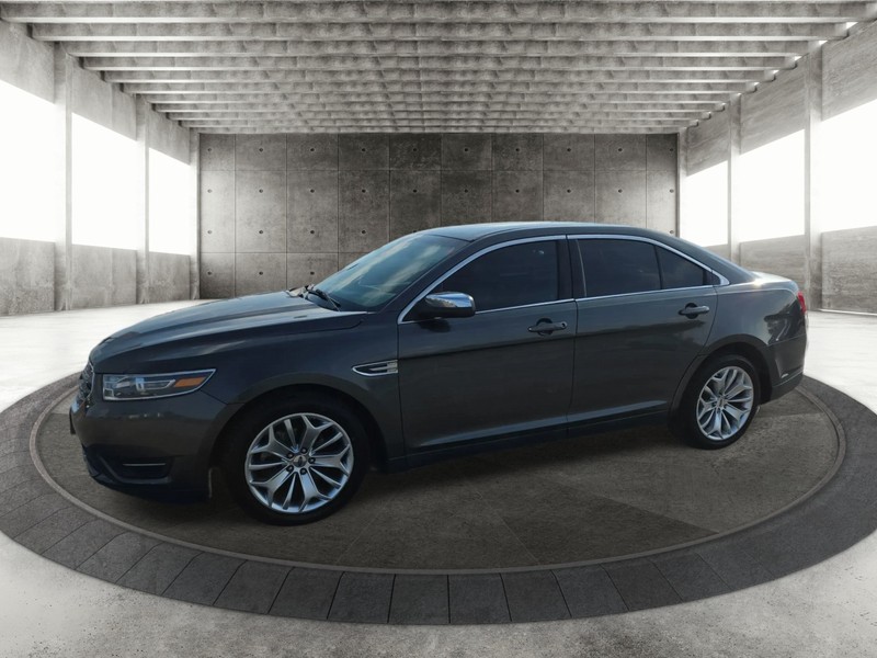 Ford Taurus Vehicle Full-screen Gallery Image 2