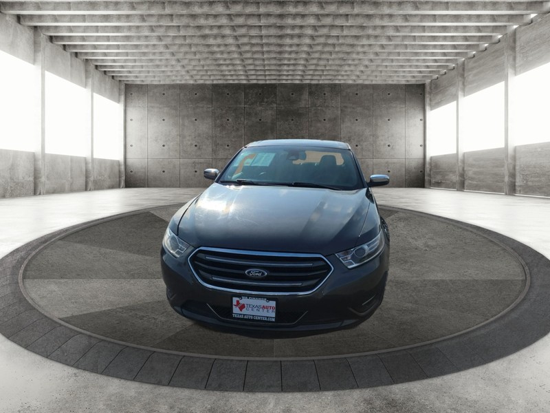 Ford Taurus Vehicle Full-screen Gallery Image 3
