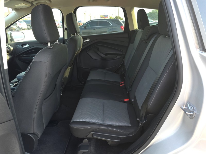 Ford Escape Vehicle Full-screen Gallery Image 10