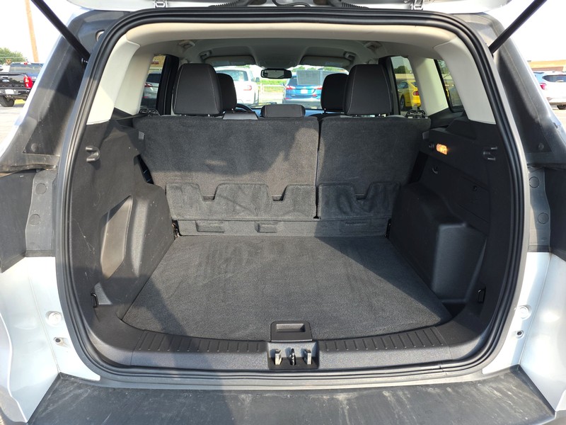 Ford Escape Vehicle Full-screen Gallery Image 11