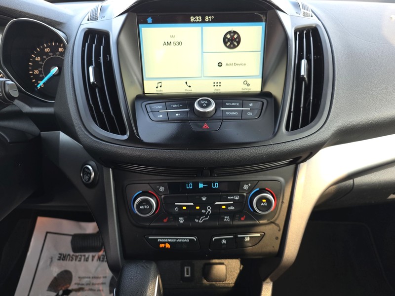 Ford Escape Vehicle Full-screen Gallery Image 12