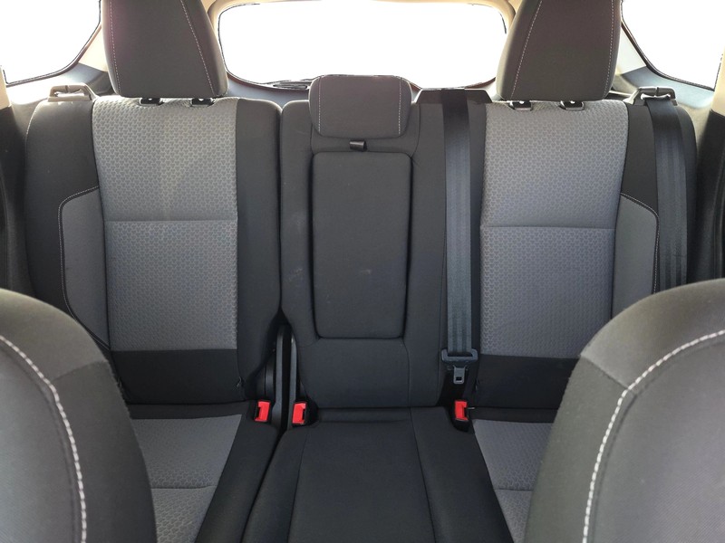 Ford Escape Vehicle Full-screen Gallery Image 13