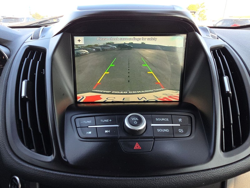Ford Escape Vehicle Full-screen Gallery Image 17