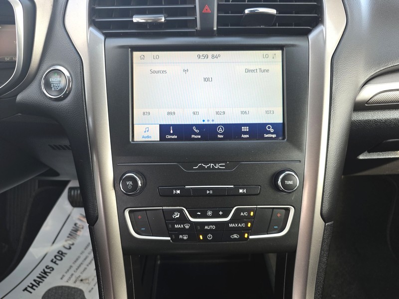 Ford Fusion Vehicle Full-screen Gallery Image 11