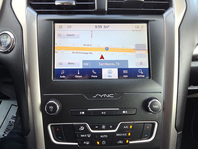 Ford Fusion Vehicle Full-screen Gallery Image 18