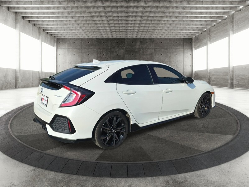 Honda Civic Hatchback Vehicle Full-screen Gallery Image 7