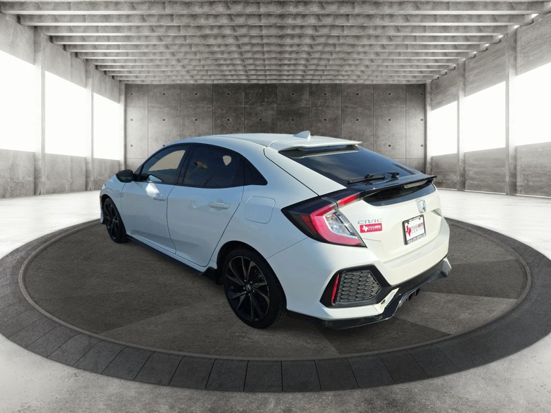 Honda Civic Hatchback Vehicle Full-screen Gallery Image 8
