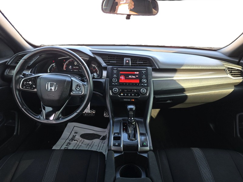 Honda Civic Hatchback Vehicle Full-screen Gallery Image 15