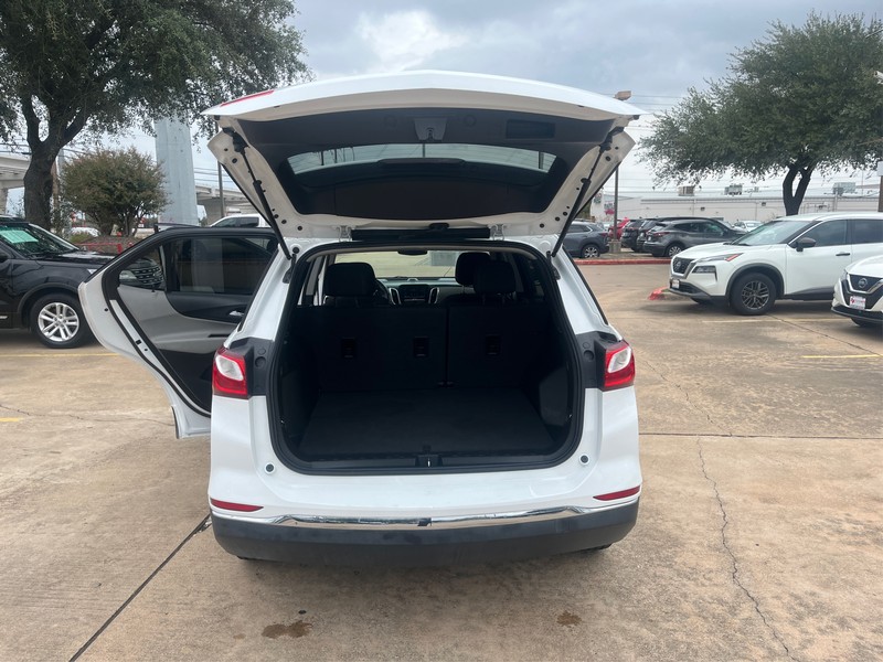 Chevrolet Equinox Vehicle Full-screen Gallery Image 11