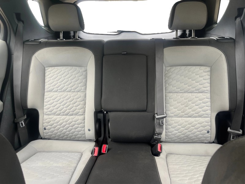 Chevrolet Equinox Vehicle Full-screen Gallery Image 13