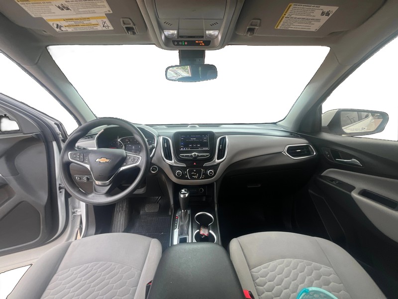 Chevrolet Equinox Vehicle Full-screen Gallery Image 15