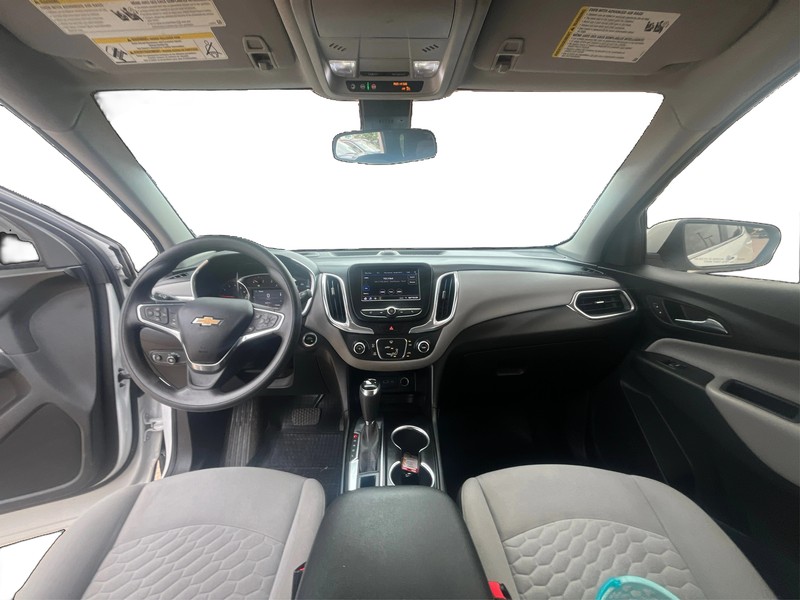 Chevrolet Equinox Vehicle Full-screen Gallery Image 16