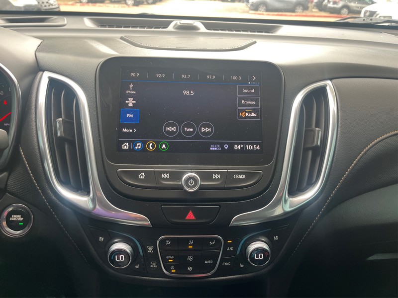 Chevrolet Equinox Vehicle Full-screen Gallery Image 17