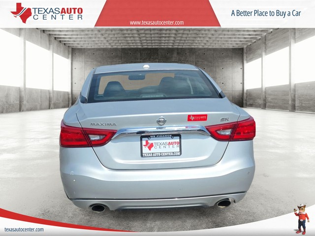 Nissan Maxima Vehicle Full-screen Gallery Image 06