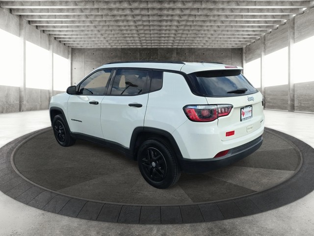 Jeep Compass Vehicle Full-screen Gallery Image 08