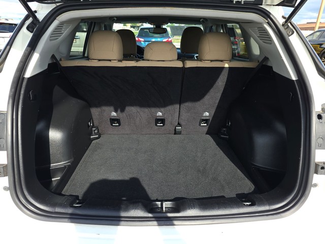 Jeep Compass Vehicle Full-screen Gallery Image 11