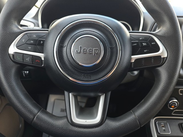 Jeep Compass Vehicle Full-screen Gallery Image 14