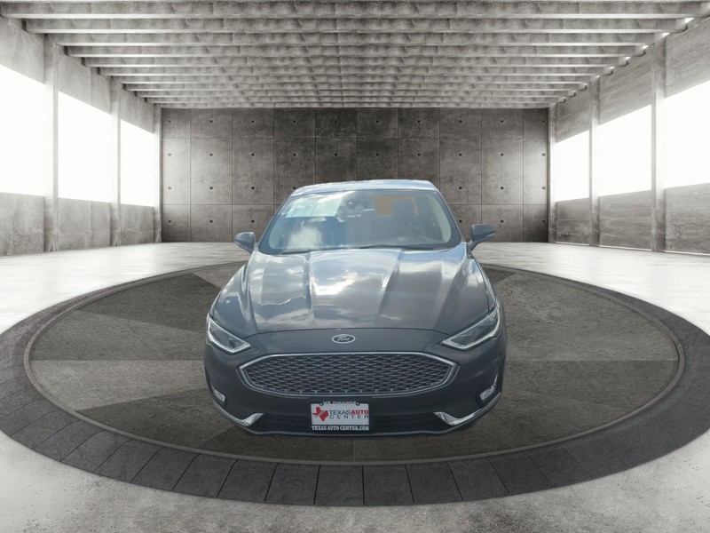 Ford Fusion Vehicle Full-screen Gallery Image 3