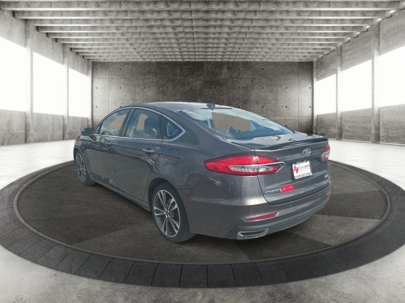 Ford Fusion Vehicle Full-screen Gallery Image 8