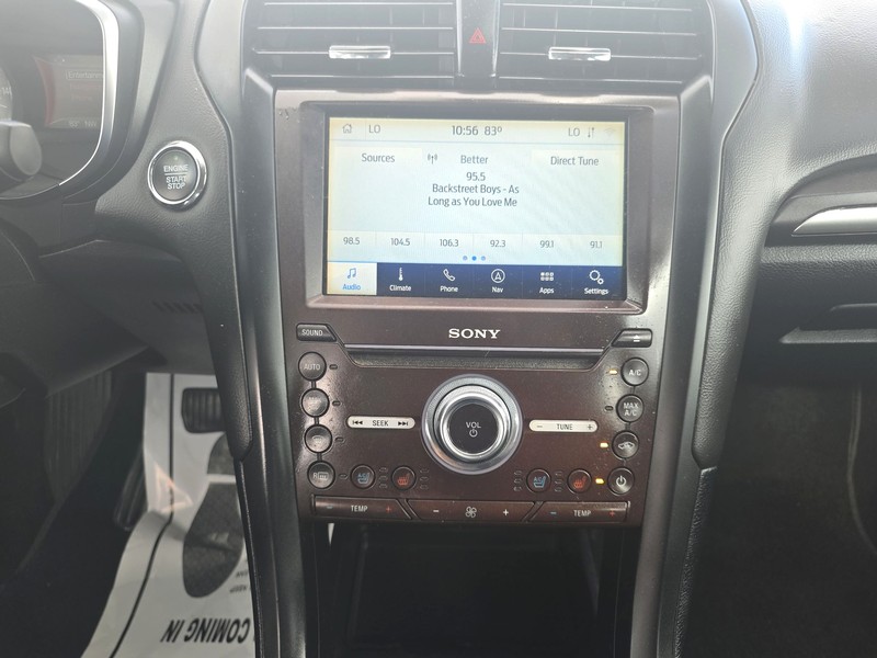 Ford Fusion Vehicle Full-screen Gallery Image 11