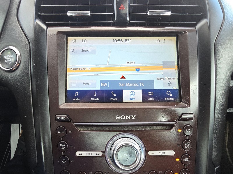 Ford Fusion Vehicle Full-screen Gallery Image 16