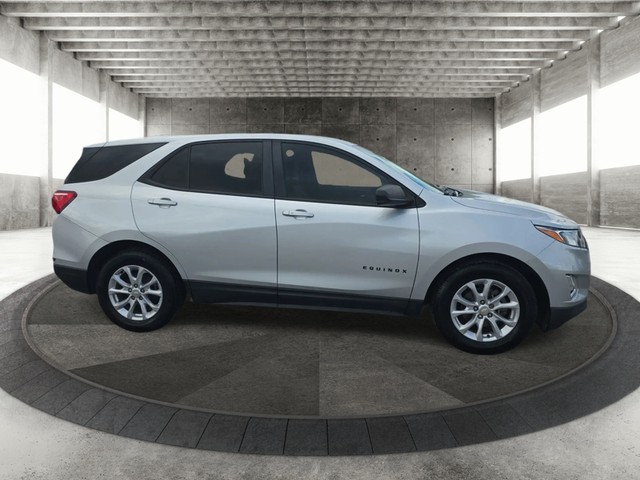 Chevrolet Equinox Vehicle Full-screen Gallery Image 04