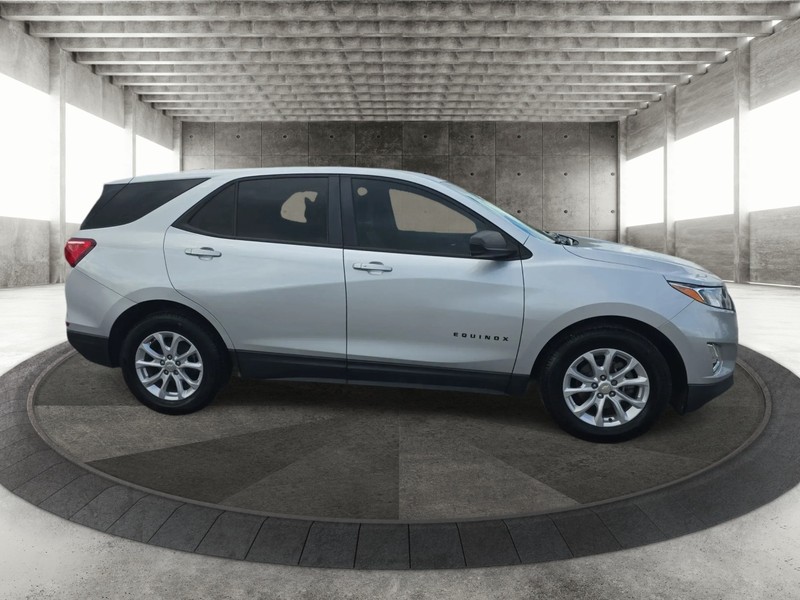 Chevrolet Equinox Vehicle Full-screen Gallery Image 4
