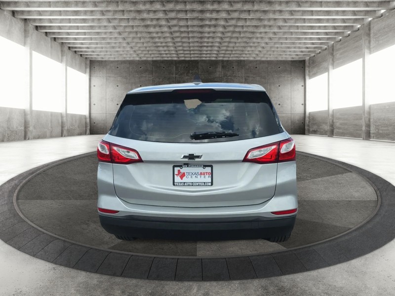 Chevrolet Equinox Vehicle Full-screen Gallery Image 6