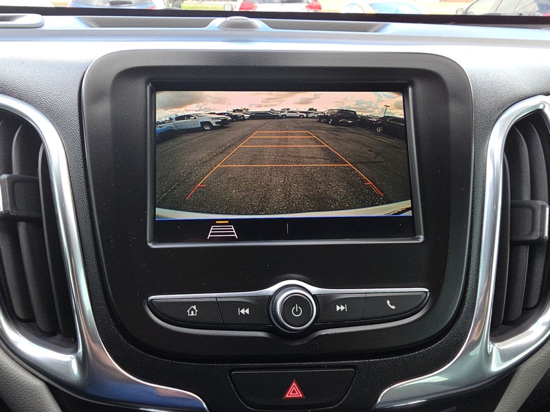 Chevrolet Equinox Vehicle Full-screen Gallery Image 17