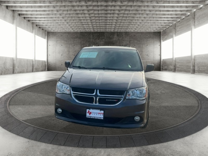 Dodge Grand Caravan Vehicle Full-screen Gallery Image 3