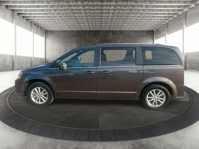 Dodge Grand Caravan Vehicle Full-screen Gallery Image 5